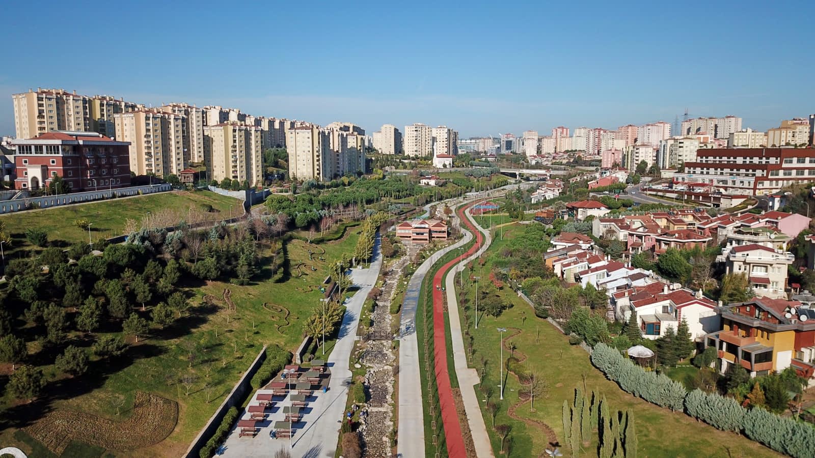 Başakşehir Sular Vadisi Peyzaj Alanları ve Yollar